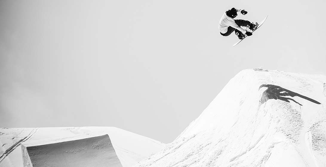 Korua shapes - snowboard in splitboard deske Švicarskih oblikovalcev. Made for turning.