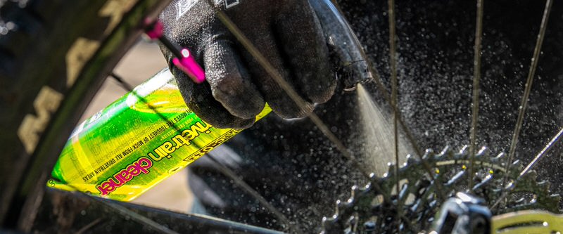 MUC-OFF ČISTILO ZA VERIGO DRIVETRAIN CLEANER